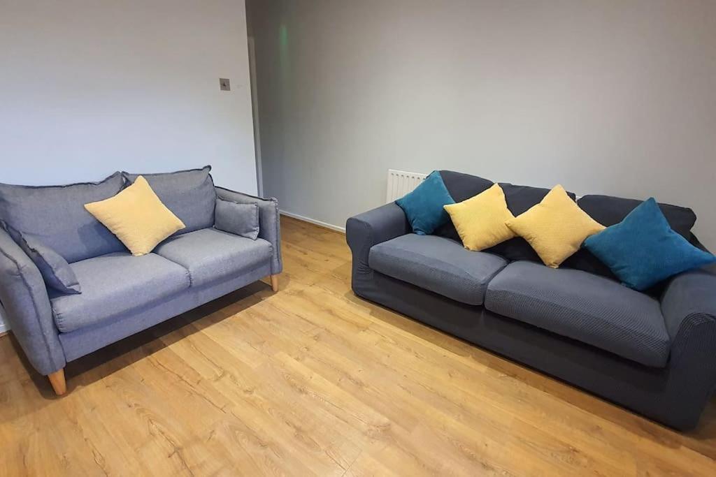 Contractors-City Centre-Parking-Sleeps 9 -Smart Tv, 2 Bathrooms! Coventry Exterior foto